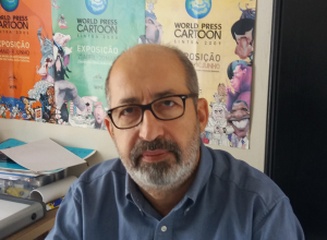 &Mu;&iota;&chi;ά&lambda;&eta;&sigmaf; &Kappa;&omicron;&upsilon;&nu;&tau;&omicron;ύ&rho;&eta;&sigmaf;: &laquo;&Alpha;&pi;ό&lambda;&upsilon;&tau;&eta; &epsilon;&lambda;&epsilon;&upsilon;&theta;&epsilon;&rho;ί&alpha; &sigma;&tau;&eta; &gamma;&epsilon;&lambda;&omicron;&iota;&omicron;&gamma;&rho;&alpha;&phi;ί&alpha;&raquo;